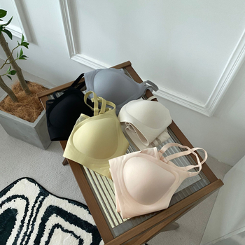 Push-Up melltartó felső támasztással, teljes kosár, Ice Silk nejlon anyagból, nejlon bélés, rögzített vállpántok, hátul négy sor kapocs