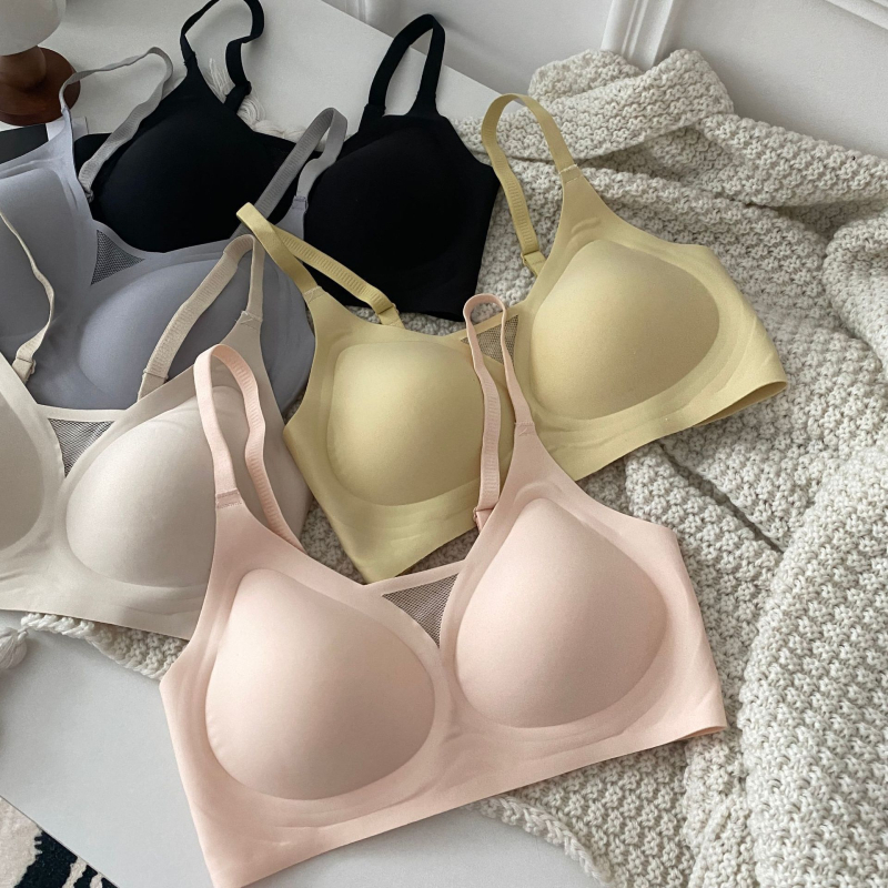 Push-Up melltartó felső támasztással, teljes kosár, Ice Silk nejlon anyagból, nejlon bélés, rögzített vállpántok, hátul négy sor kapocs