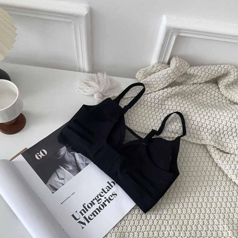 Push-Up melltartó felső támasztással, teljes kosár, Ice Silk nejlon anyagból, nejlon bélés, rögzített vállpántok, hátul négy sor kapocs