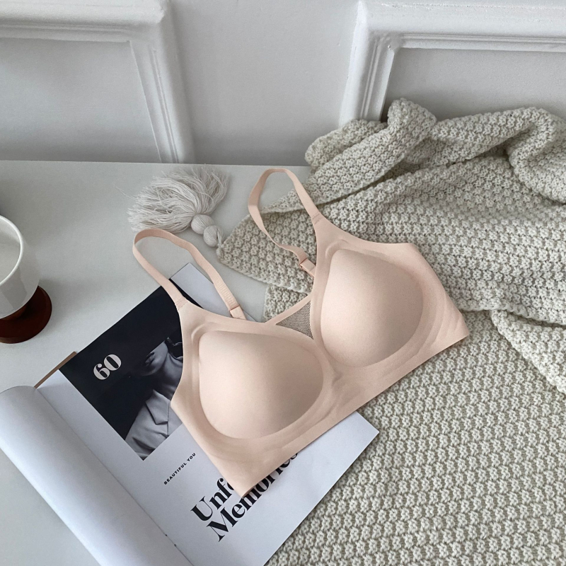 Push-Up melltartó felső támasztással, teljes kosár, Ice Silk nejlon anyagból, nejlon bélés, rögzített vállpántok, hátul négy sor kapocs