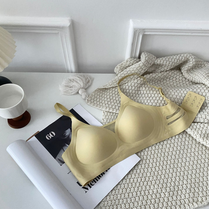 Push-Up melltartó felső támasztással, teljes kosár, Ice Silk nejlon anyagból, nejlon bélés, rögzített vállpántok, hátul négy sor kapocs