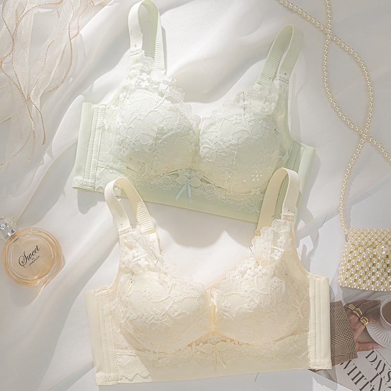 Csipkés melltartó, 3/4 kosár, vékony formázott kosár, rögzített dupla vállpánt, hátul négy sor kapocs, push-up, lélegző