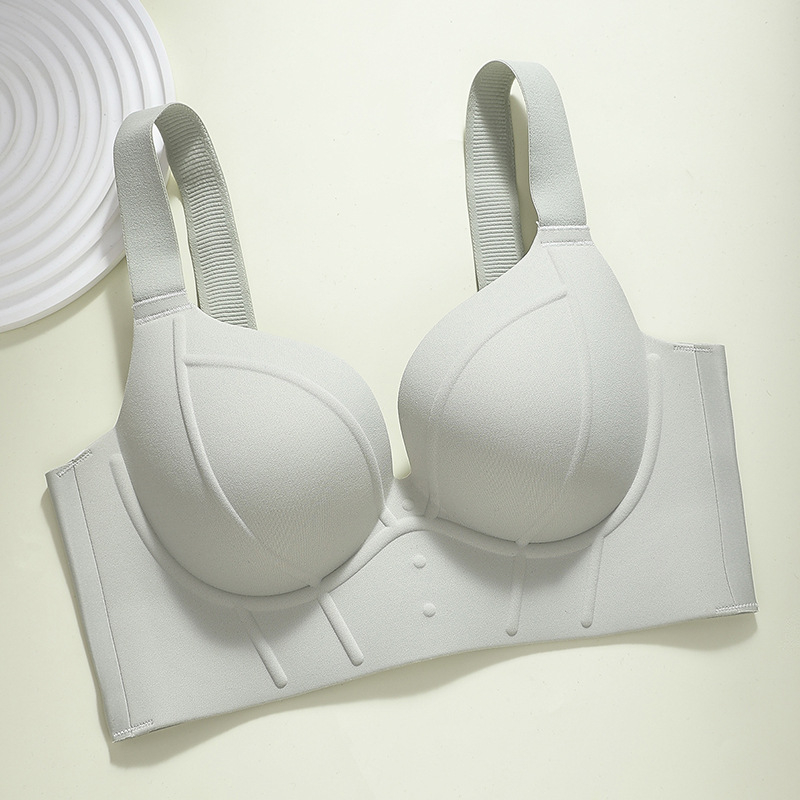 Pluszméretű melltartó nagyobb mellekhez, push-up hatás, oldalsó támasz, merev vállpántok, 3/4 kosár, vékony formázott kosár