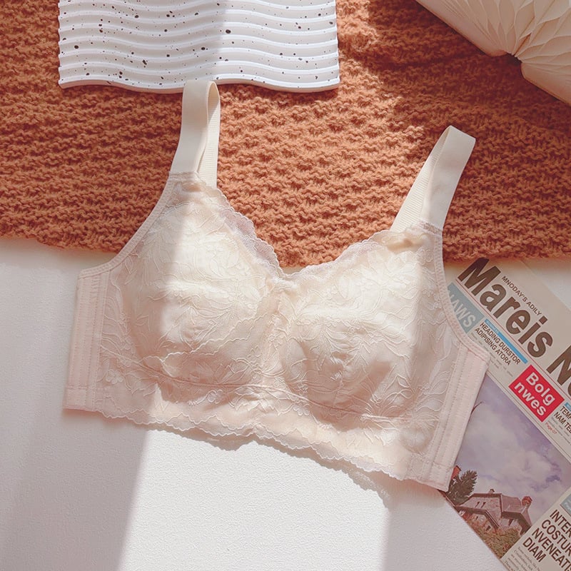 Drót nélküli csipkés melltartó, teljes kosár, vékony alakított kosár, levehető dupla vállpántok, hátul négy sor kapocs, pamut bélés