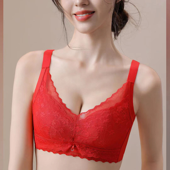 Drót nélküli melltartó, 3/4 kosár, középmagos kialítású kosár, csipkés külső, hátul négy horoggal