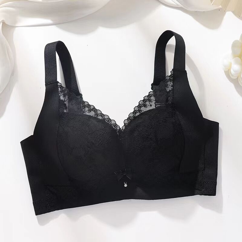 Drót nélküli melltartó, oldalsó formázó hatású, rögzített kettős vállpántokkal és hátul négy sor záródással, vékony formázott kosár