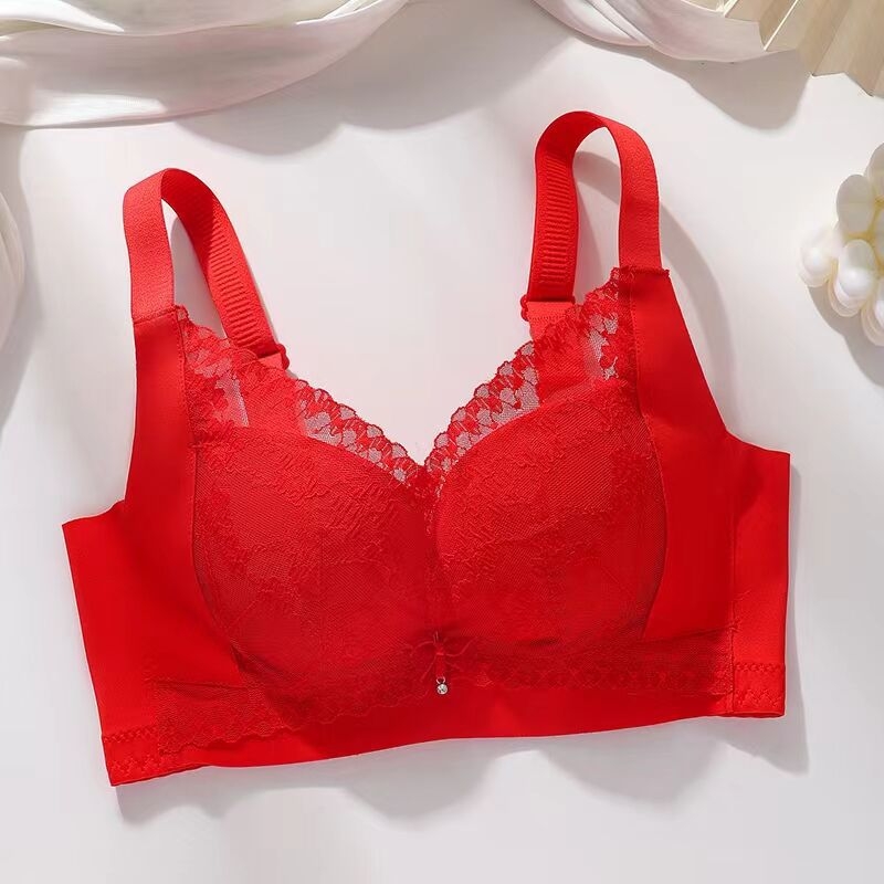 Drót nélküli melltartó, oldalsó formázó hatású, rögzített kettős vállpántokkal és hátul négy sor záródással, vékony formázott kosár