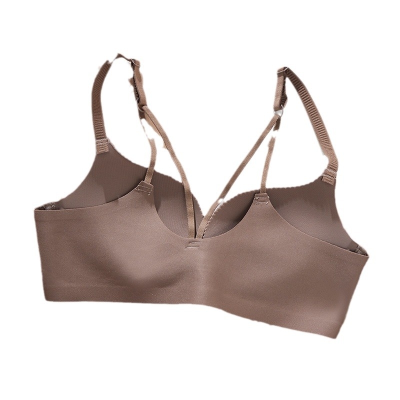 Melltartó elöl záródó, hátul varrás nélküli, teljes kosár, acélgyűrű nélkül, levehető dupla vállpántok, oldalsó mellek gyűjtése, anyag: nejlon, bélés: pamut