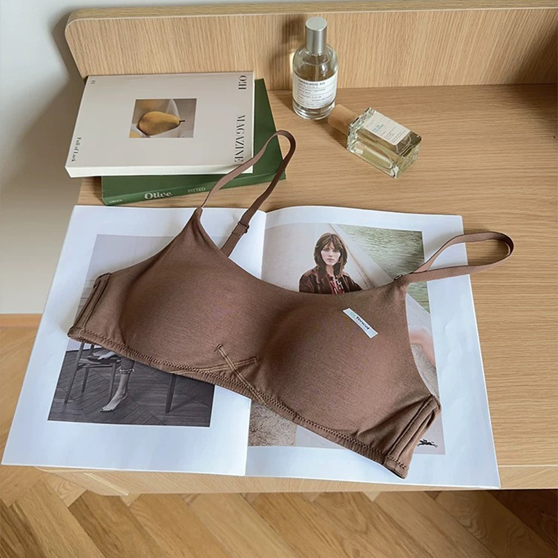 Modal bešivna grudnjak, 3/4 šalice, tanke oblikovane košarice, fiksirani dvostruki naramenice