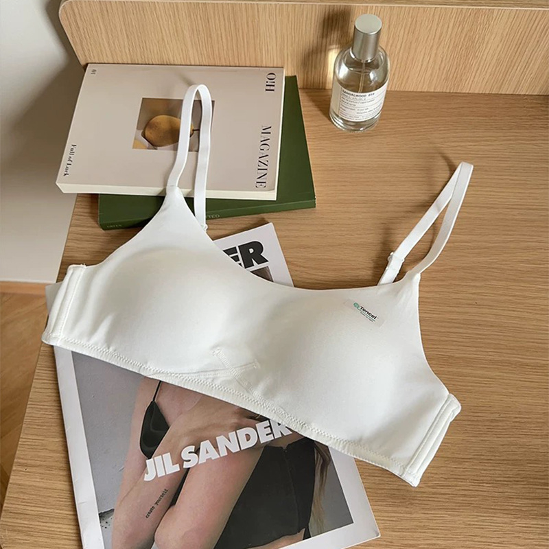 Modal bešivna grudnjak, 3/4 šalice, tanke oblikovane košarice, fiksirani dvostruki naramenice