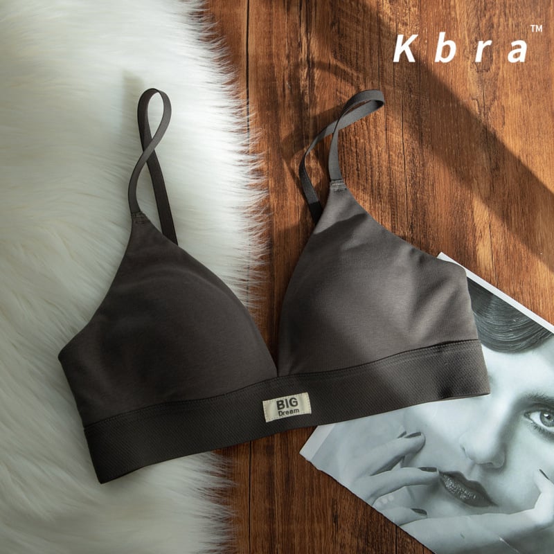 Bezšuvju push-up krūštis ar trijstūra kupi, elpojošs neilons, plānas veidotas kupas, fiksēti dubultie siksnas, aizmugurē trīs rindu aizdare, franču stils