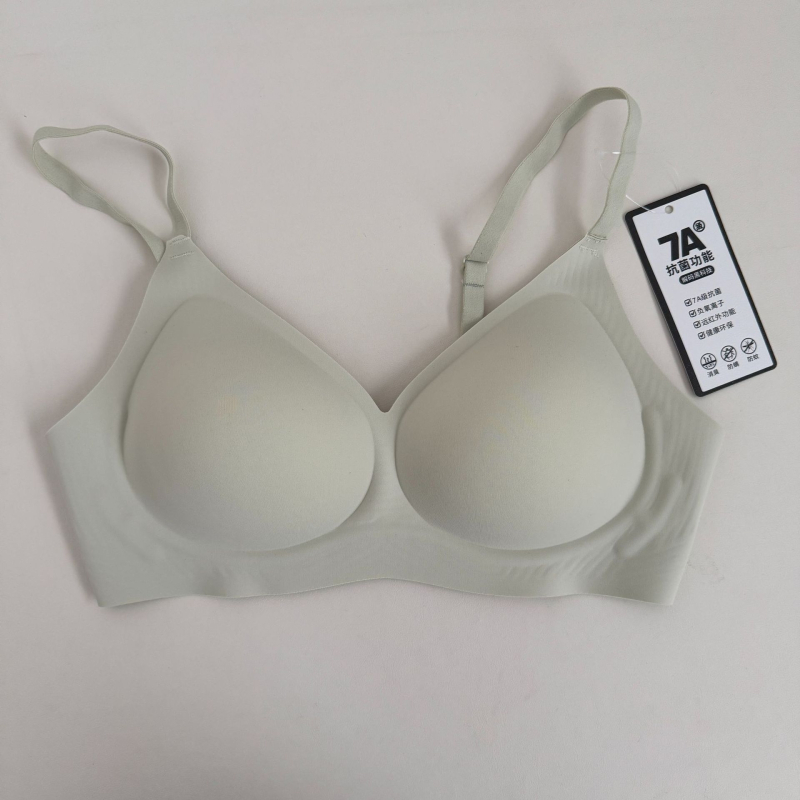 Antibakterijski bežični grudnjak s mekanom potporom, latex košarice, najlonska podstava, fiksne dvostruke naramenice, stražnje zatvarače s četiri reda kopči