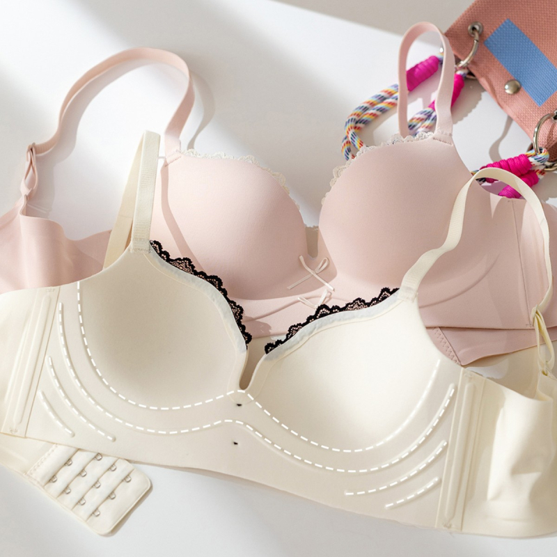 Varratlan melltartó kis mellemre, push-up hatás, 3/4 kosár, légáteresztő