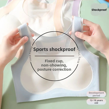 Pubertáskorú lányoknak szánt sportmelltartó (12–15 évesek), teljes kosár, vékony formázott kosár, Nylon alapanyag (70–80%), rögzített kettős pántok, légies és formázó