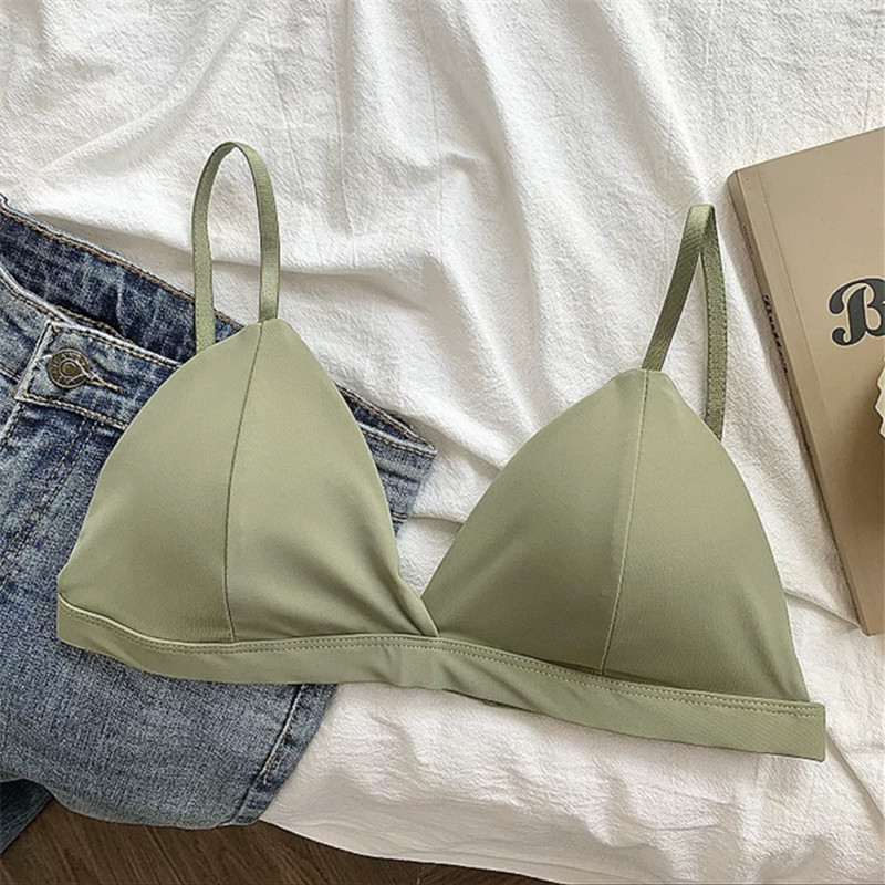 Neilona krūšturis ar trijstūra kausiem, bez metāla, muguras aizdare vienā rindā, fiksētas dubultās siksnas.