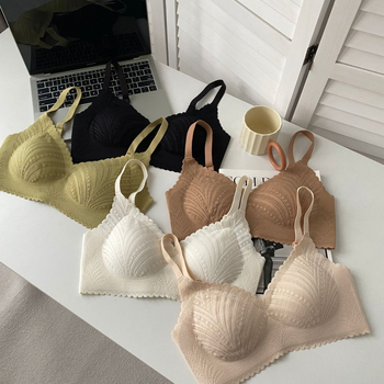 Franču mežģīņu push-up krūšturis mazam krūtīm, 3/4 kauss, plānas formētas kupas, galvenais materiāls neilons, odere spandex, fiksētas dubultās siksnas