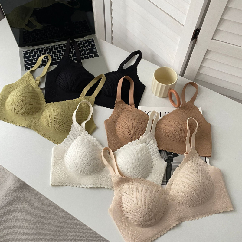 Franču mežģīņu push-up krūšturis mazam krūtīm, 3/4 kauss, plānas formētas kupas, galvenais materiāls neilons, odere spandex, fiksētas dubultās siksnas