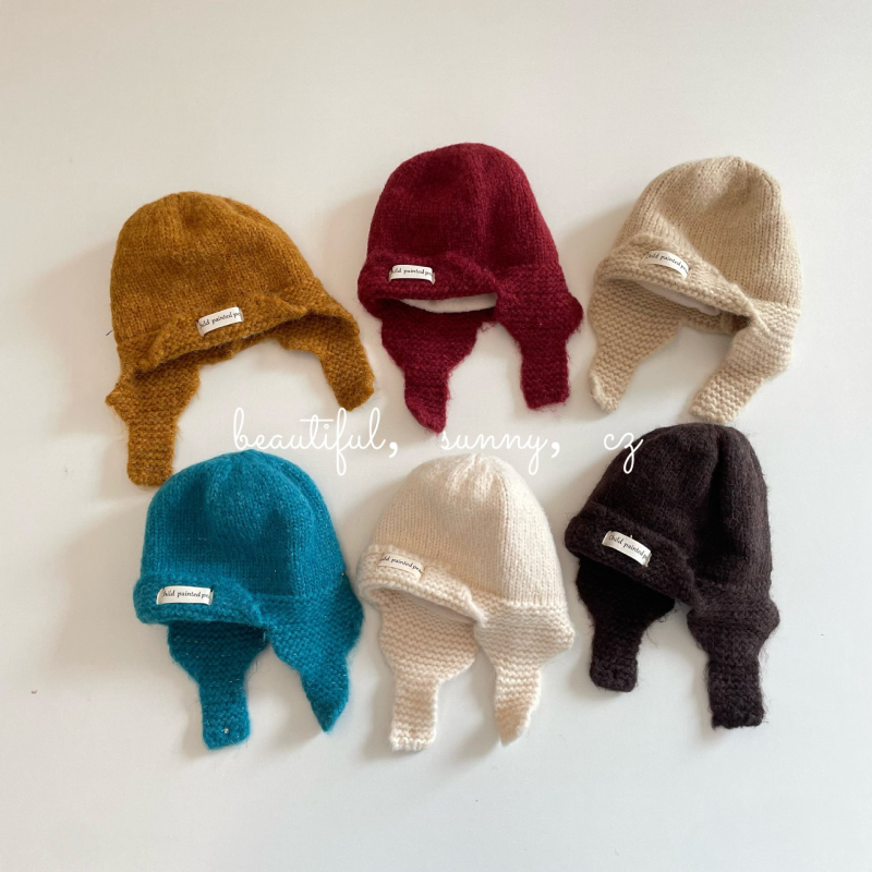 Gyerekek téli fülvédő kötött sapka fleece bélés, kupola alak, akril szál, 2025 tél