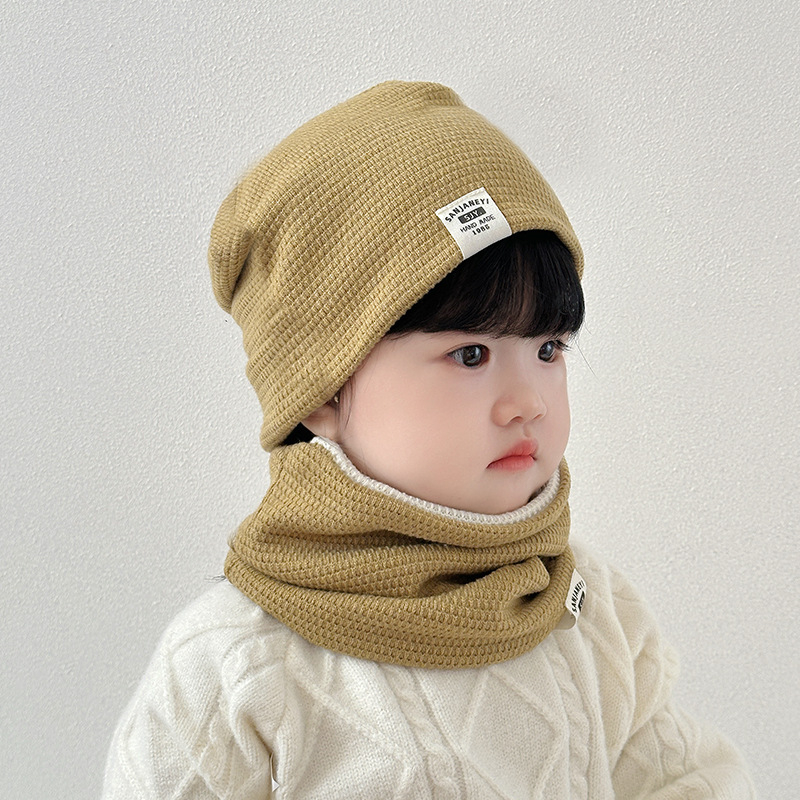 Két részes készlet: kapucnis sapka és nyakmelegítő – kupola alakú sapka, széles karimával, melegen tart, szélálló