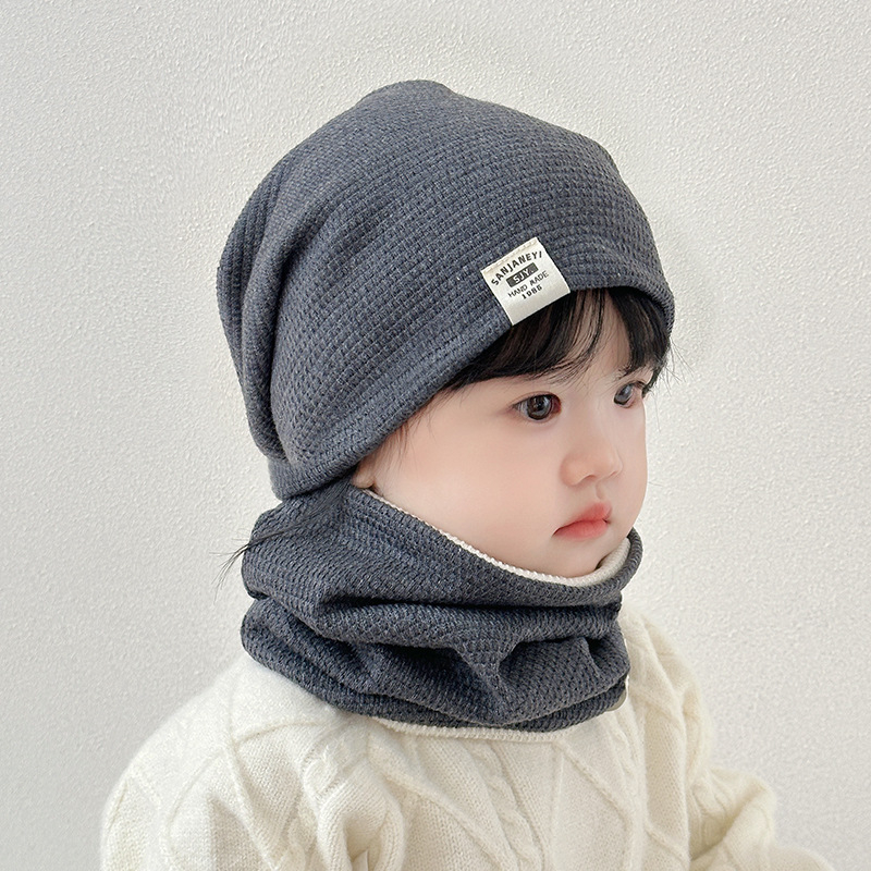 Két részes készlet: kapucnis sapka és nyakmelegítő – kupola alakú sapka, széles karimával, melegen tart, szélálló