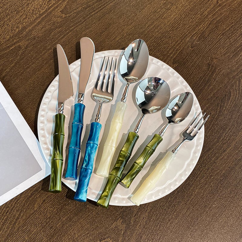 Σετ μαχαιροπίρουνων με ακρυλική λαβή από ανοξείδωτο χάλυβα 304, με μπαμπού σύνδεσμο, φινίρισμα καθρέφτη