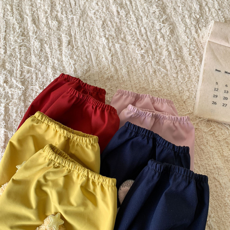 Bērnu piedurknēm aizsargājošs uzklājs, ziemas sezona, karikatūru raksts, audums (pret netīrumiem; vecums 1–3 gadi)