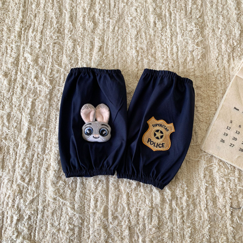 Bērnu piedurknēm aizsargājošs uzklājs, ziemas sezona, karikatūru raksts, audums (pret netīrumiem; vecums 1–3 gadi)