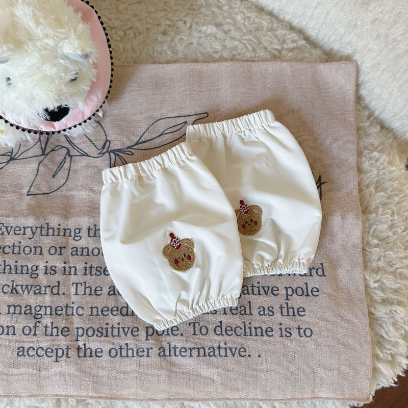 Bērnu piedurknēm aizsargājošs uzklājs, ziemas sezona, karikatūru raksts, audums (pret netīrumiem; vecums 1–3 gadi)