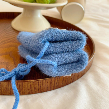 Baba téli kesztyű, sál-stílusú lógó nyakkal, dupla fleece bélés, jacquard kötés, 0–2 éveseknek