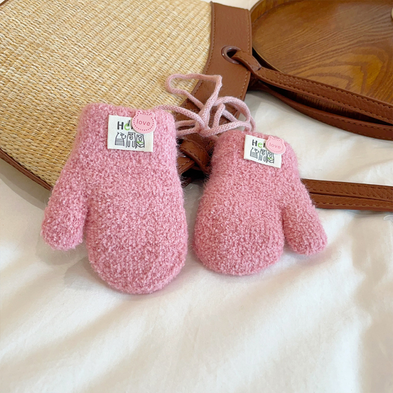 Baba téli kesztyű, sál-stílusú lógó nyakkal, dupla fleece bélés, jacquard kötés, 0–2 éveseknek