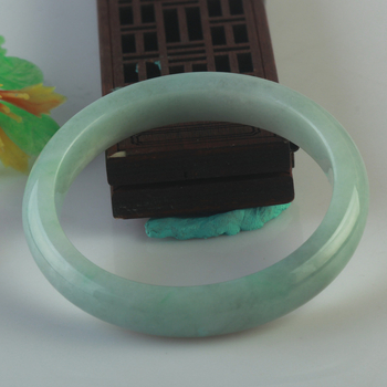 Nefrito apyrankė, unisex geometrijos dizainas, poliruotas paviršius, reljefinis graviravimas, etninio stiliaus