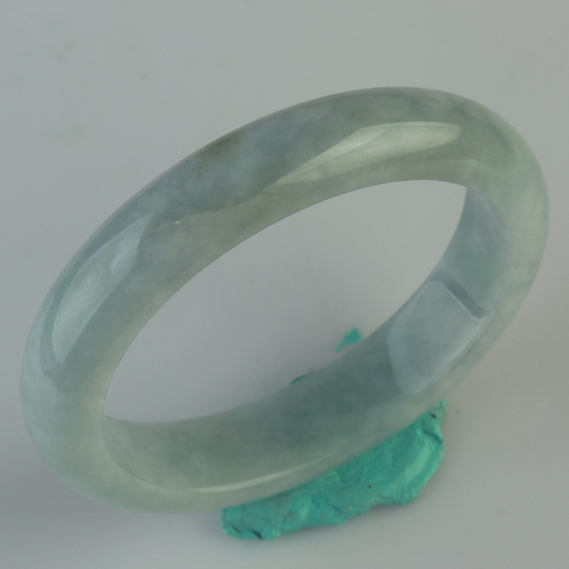 Nefrito apyrankė, unisex geometrijos dizainas, poliruotas paviršius, reljefinis graviravimas, etninio stiliaus