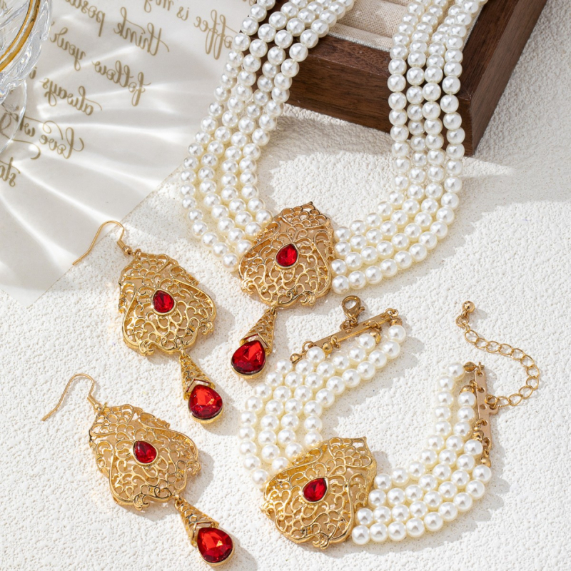 Set de bijuterii: colier cu perle artificiale și pietre prețioase, cercei și brățară, șir de perle, pandant din aliaj zinc, placare electrolitică, stil palat