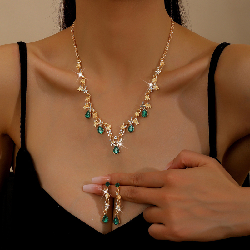 Set de mireasă: colier și cercei din aliaj, electroplating, pandante în forme de inimă, lacrimă și clopot