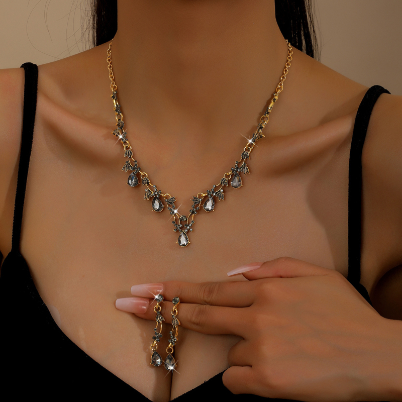 Set de mireasă: colier și cercei din aliaj, electroplating, pandante în forme de inimă, lacrimă și clopot