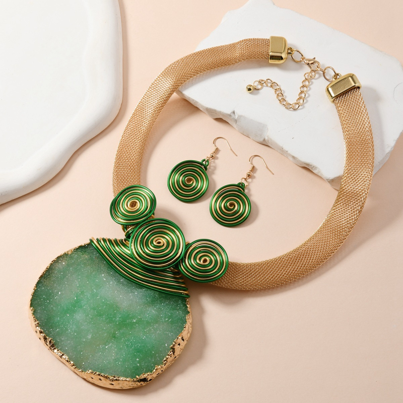 Geometrijski set ogrlice i naušnica od prirodnog kamena, privjesak kristal, običan lanac, 120 g, Jesen 2024