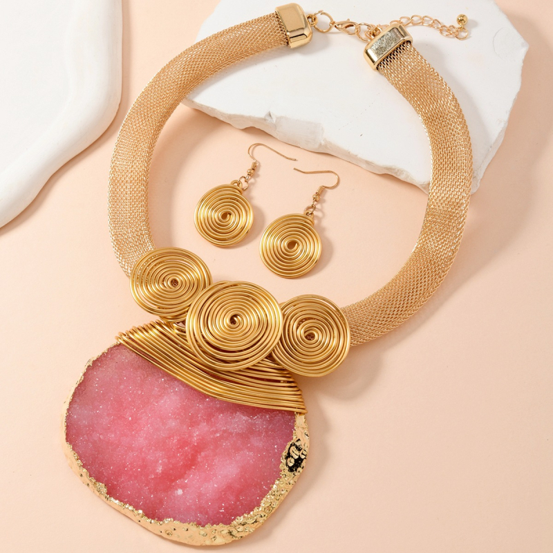 Geometrijski set ogrlice i naušnica od prirodnog kamena, privjesak kristal, običan lanac, 120 g, Jesen 2024