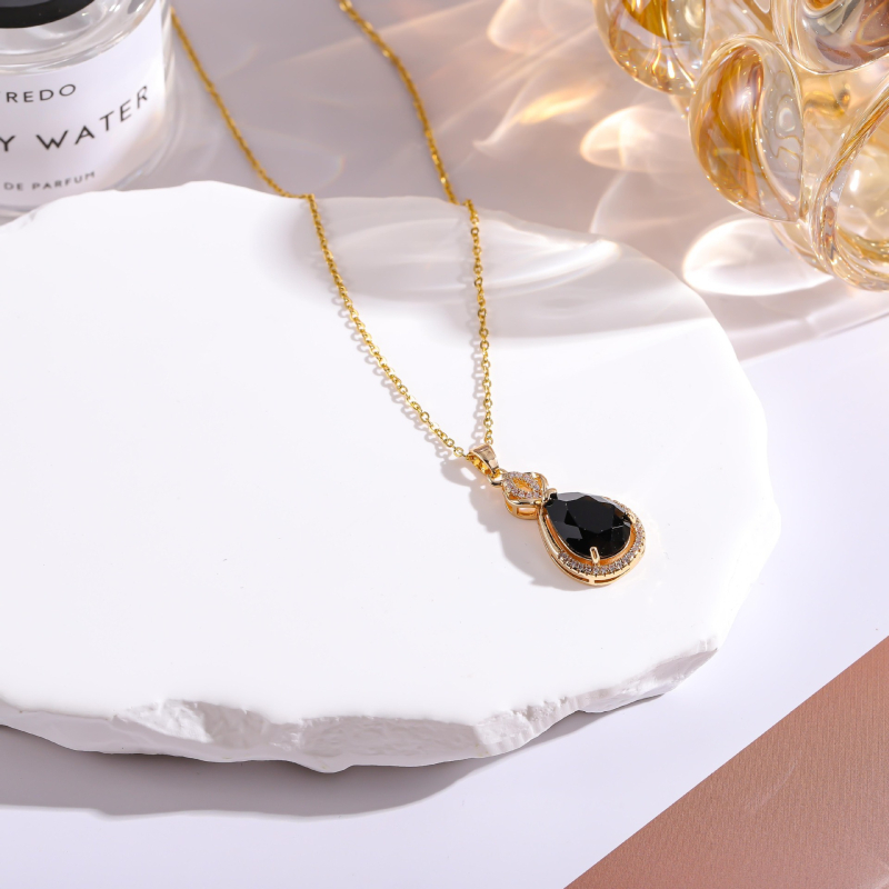 Colier geometric din oțel titan cu pandantiv din cristale pe lanț clavicular, placare electroplată, bijuterii feminine stil lux