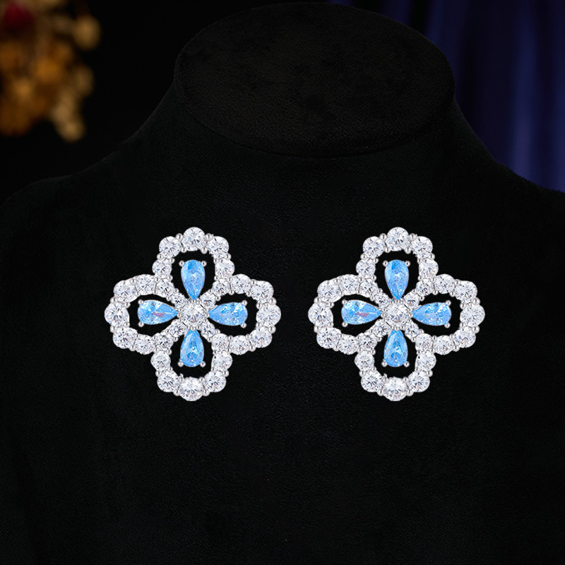 Set din cupru: colier și cercei cu motiv trifoi, lanț clavicular, stil lux