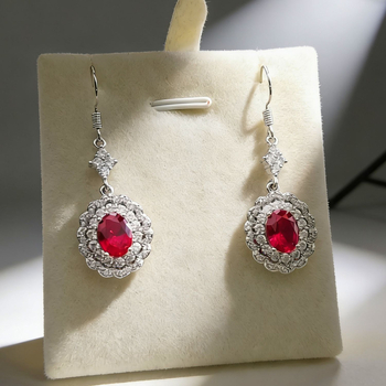 Set de bijuterii: colier cu pandantiv și cercei și inel asortate; metal cu încrustații de cupru placate; lanț tip box; încrustări: corund sintetic și spinel; model: stele, soare, lună, univers