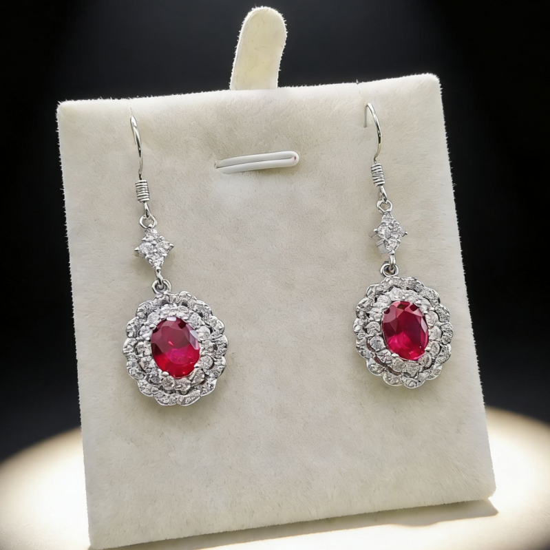 Set de bijuterii: colier cu pandantiv și cercei și inel asortate; metal cu încrustații de cupru placate; lanț tip box; încrustări: corund sintetic și spinel; model: stele, soare, lună, univers