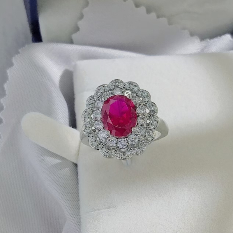 Set de bijuterii: colier cu pandantiv și cercei și inel asortate; metal cu încrustații de cupru placate; lanț tip box; încrustări: corund sintetic și spinel; model: stele, soare, lună, univers