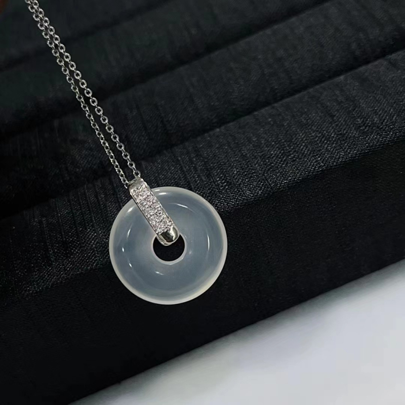 Висулка от халцедон с торообразна форма, сребро 925, инлей, естествен материал