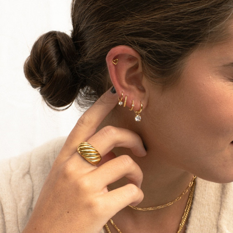 Cercei cu design geometric, pietre zircon rotunde, din ac argintiu + cupru (Material: ac argintiu + cupru; Pietre: zircon; Produs nr: LN0862; Origine: Shenzhen; Sezon: Toamnă 2022)