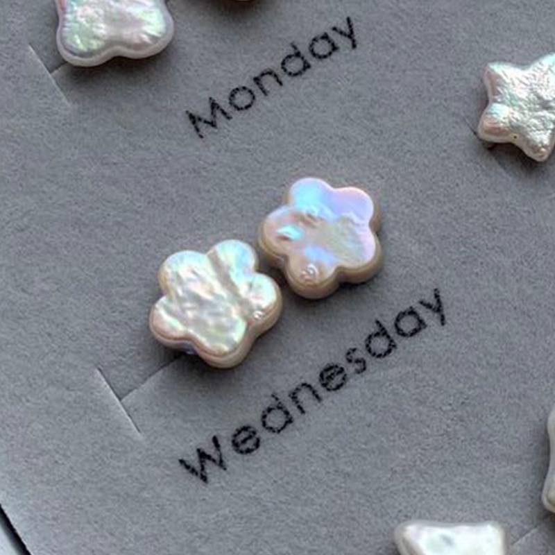 925 hõbedast kõrvarõngad looduslike mageveepärlitega, motiivid: täht, neljalehe klaver, ploomiõied, barokk helmikesed, käsitöö