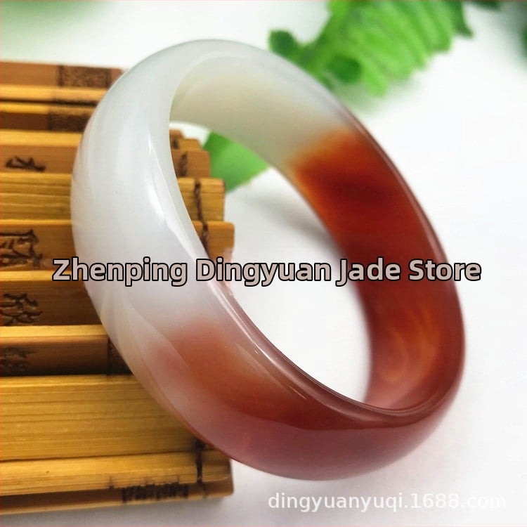 Achát karkötő, természetes anyag, kör alakú forma, csiszolás és polírozás.