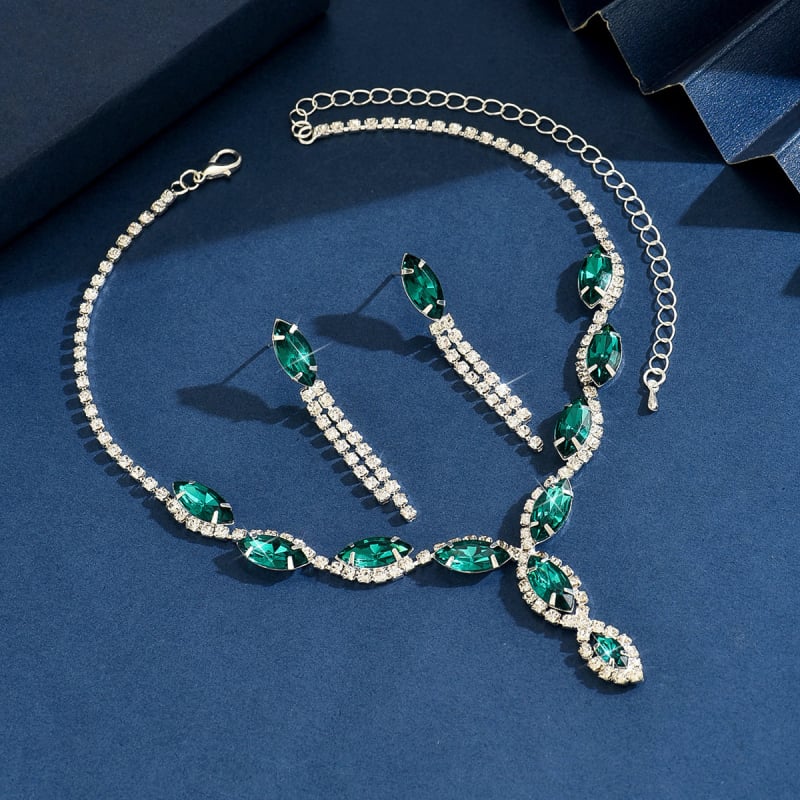 Ötvözetből készült nyaklánc és fülbevaló készlet Rhinestone medálokkal; minták: Szív / Csepp / Harang; lánc: szabályos; márka: Joe sa Jewelry