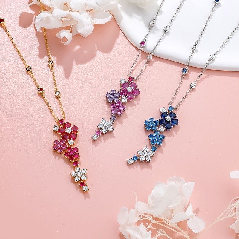 Van Cleef visokokvalitetni V-zlatni set: ogrlica s dijamantima u bojama i naušnice s cvjetnim klasterom – za žene