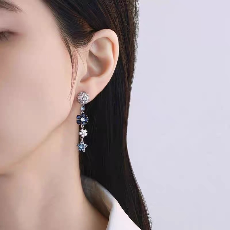 Van Cleef visokokvalitetni V-zlatni set: ogrlica s dijamantima u bojama i naušnice s cvjetnim klasterom – za žene