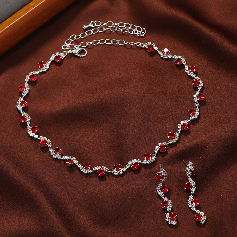 Duohan ötvözet nyaklánc és fülbevaló szett diamantas bevonat; klasszikus lánc; medál anyaga: rozsdamentes acél